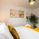Cosy 2 Bedroom Apartment In The Heart Of Edinburgh