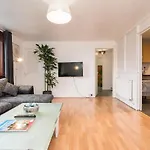 Cosy 2 Bedroom Apartment In The Heart Of Edinburgh